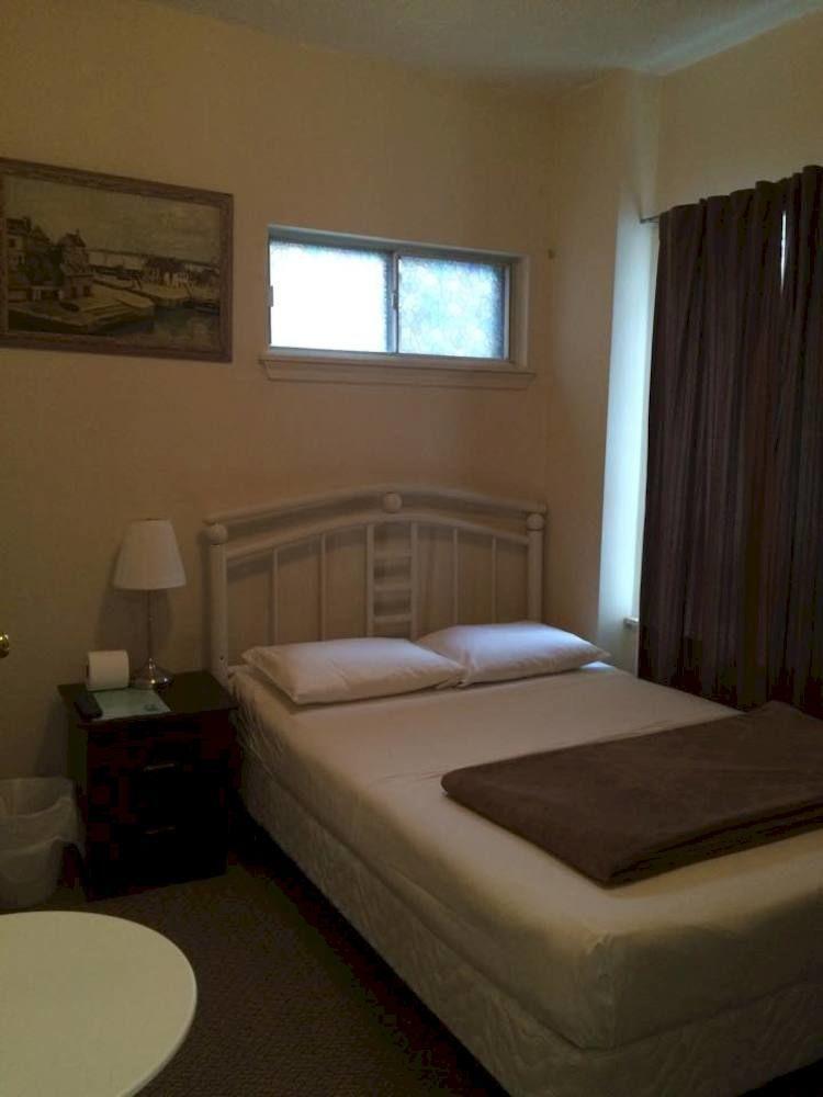 Adas Guesthouse Торонто Экстерьер фото