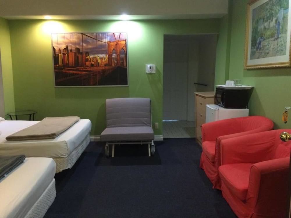 Adas Guesthouse Торонто Экстерьер фото