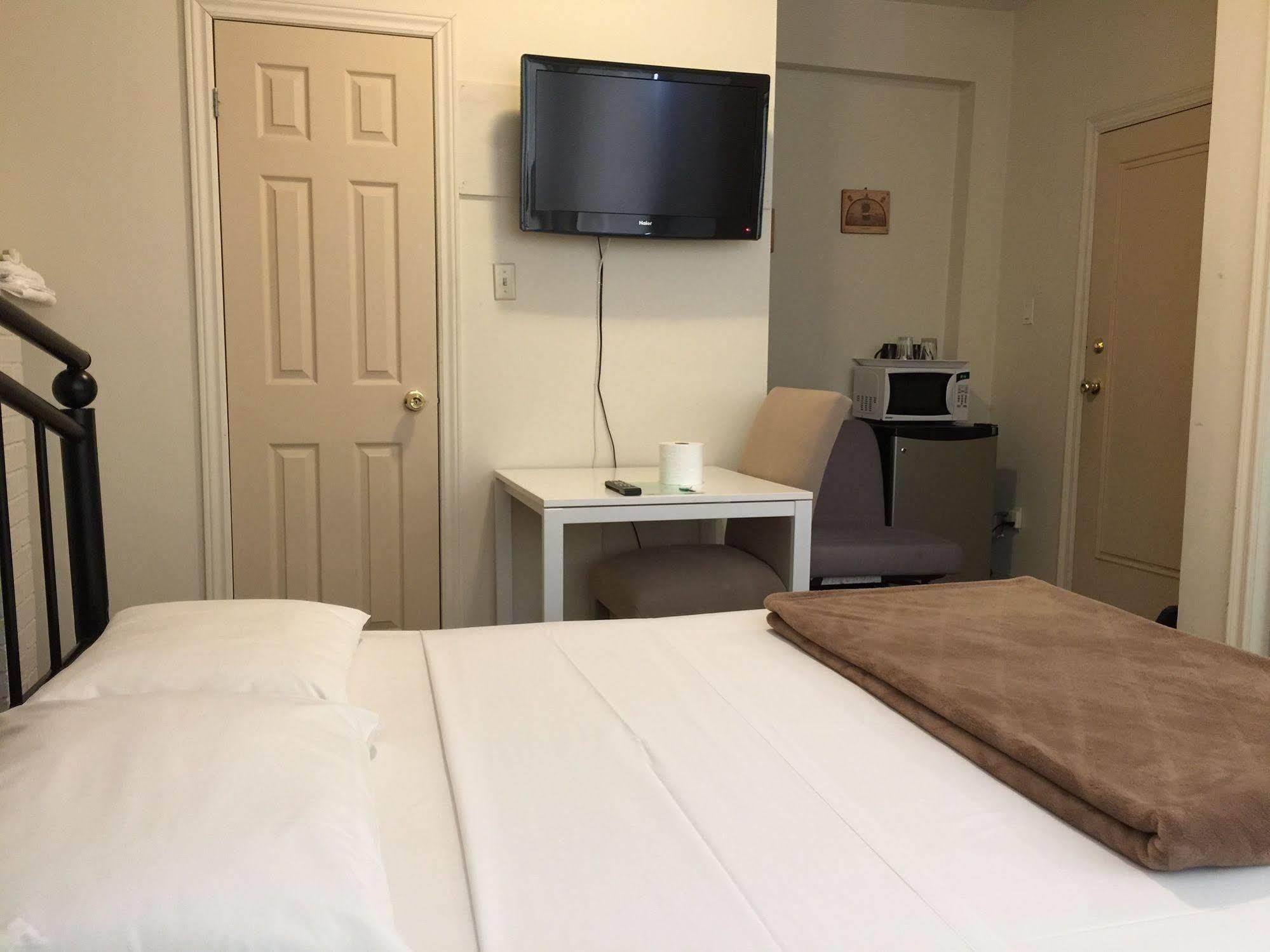 Adas Guesthouse Торонто Экстерьер фото