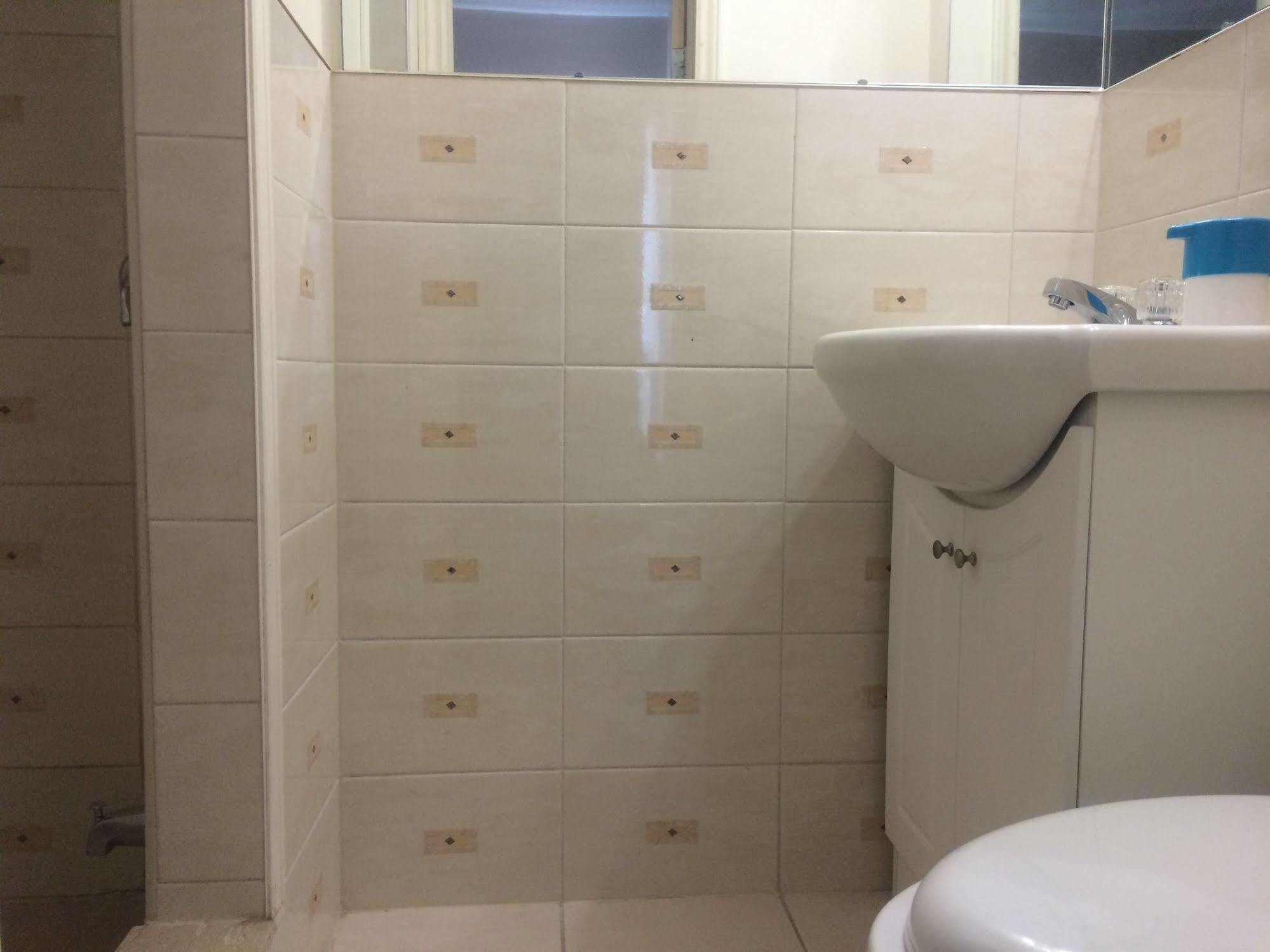 Adas Guesthouse Торонто Экстерьер фото